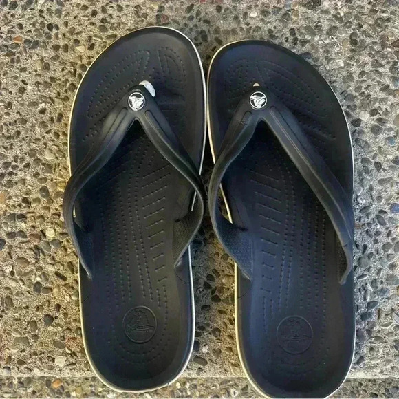Crocs Thongs Flip Flops Rubber Black Men 9 Women 11 Sandals Unisex - Picture 6 of 7